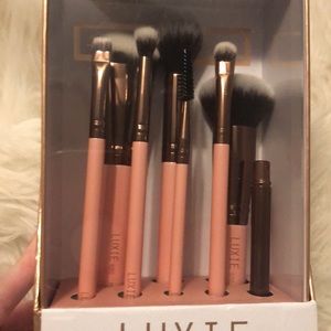 Brand new Luxie brush set